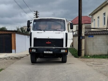 MAZ 551605