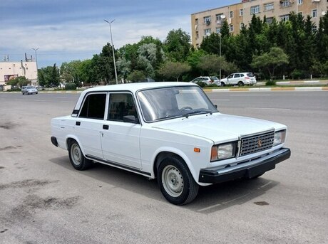 LADA (VAZ) 2107
