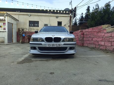 BMW 528