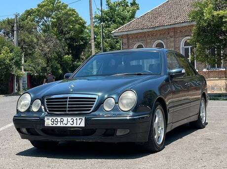 Mercedes E 240