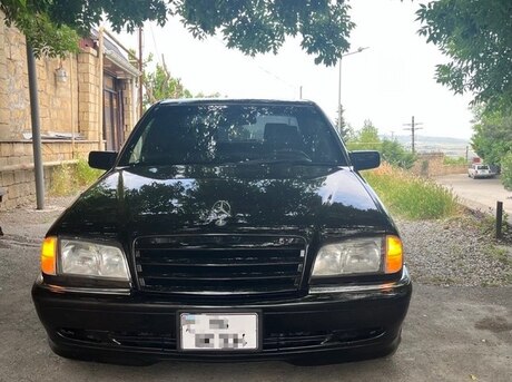 Mercedes C 230