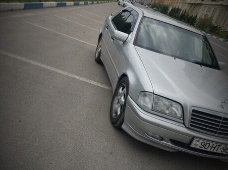 Mercedes C 230