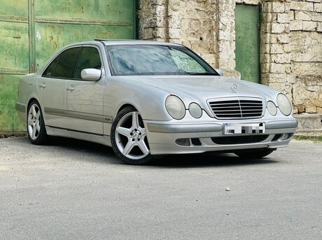 Mercedes E 240