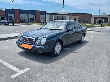 Mercedes E 200