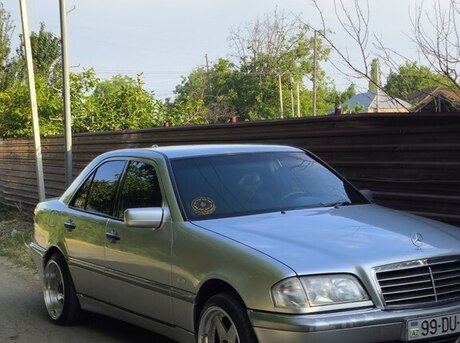 Mercedes C 180