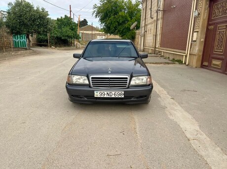 Mercedes C 180