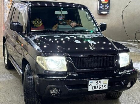 Mitsubishi Pajero io