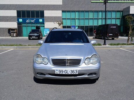 Mercedes C 200