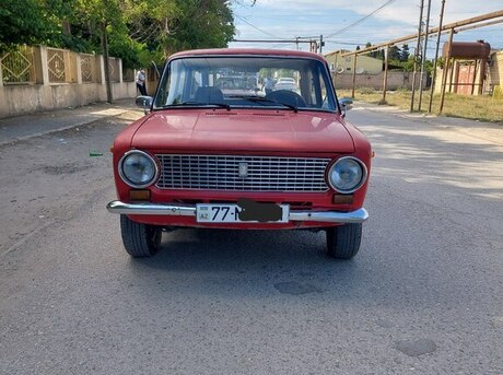LADA (VAZ) 21011