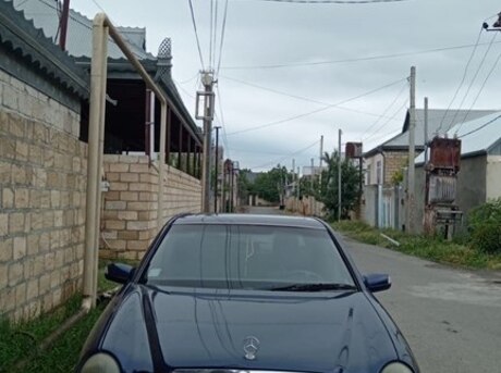 Mercedes E 280