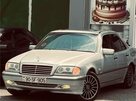 Mercedes C 180