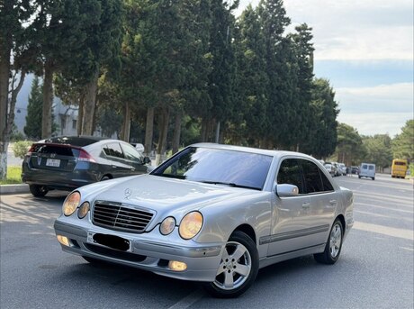 Mercedes E 320