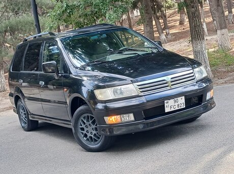 Mitsubishi Chariot