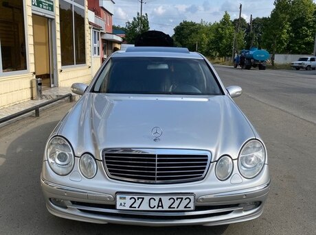 Mercedes E 240