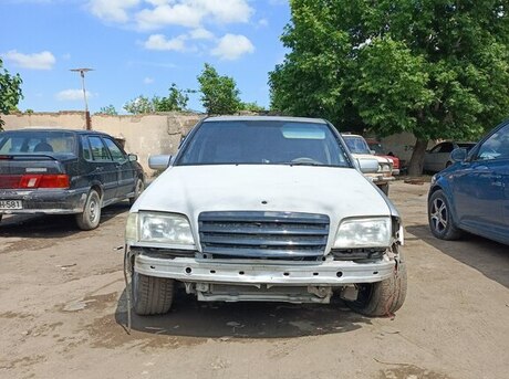 Mercedes C 240