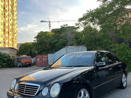 Mercedes E 240