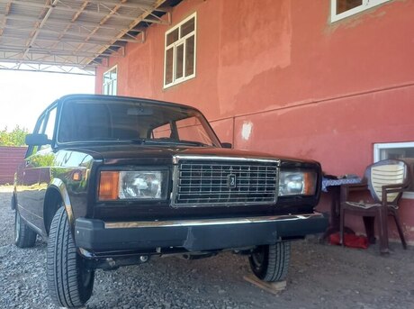 LADA (VAZ) 2107