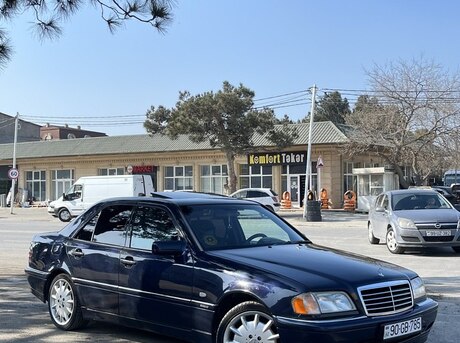 Mercedes C 200