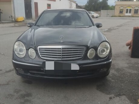 Mercedes E 320