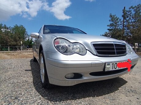 Mercedes C 200