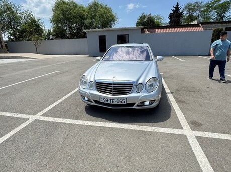 Mercedes E 220