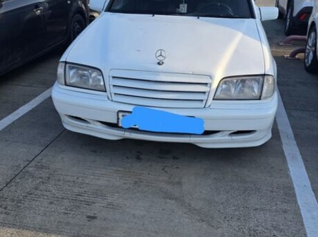 Mercedes C 180
