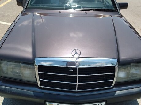 Mercedes 190