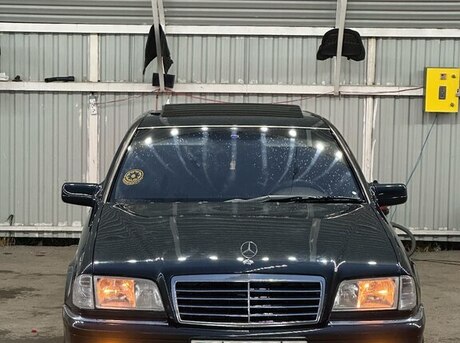 Mercedes C 200