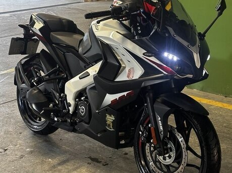 Bajaj Pulsar RS 200