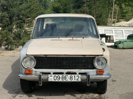 LADA (VAZ) 21011