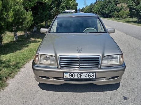 Mercedes C 200