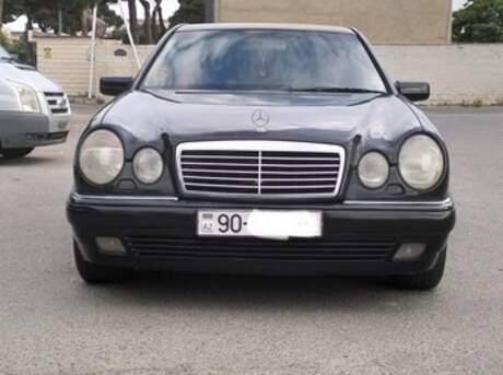 Mercedes E 240