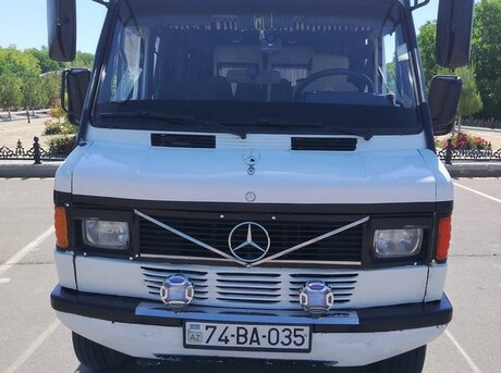 Mercedes 208 D