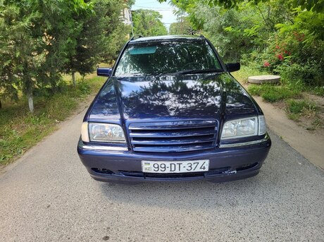 Mercedes C 200