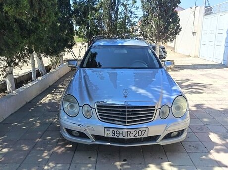 Mercedes E 220