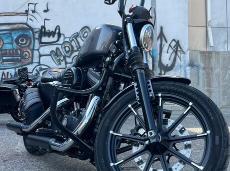 Harley-Davidson XL883N Sportster Iron 883