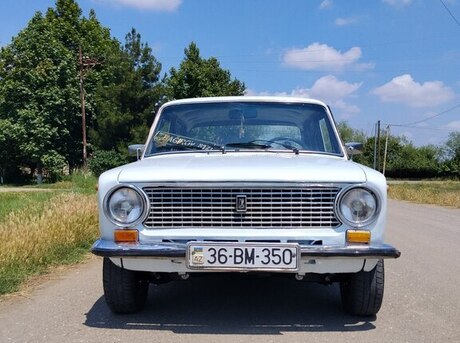 LADA (VAZ) 21011