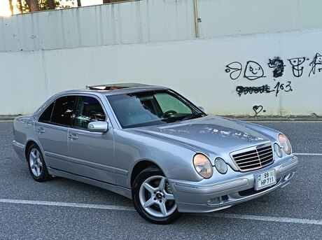 Mercedes E 320