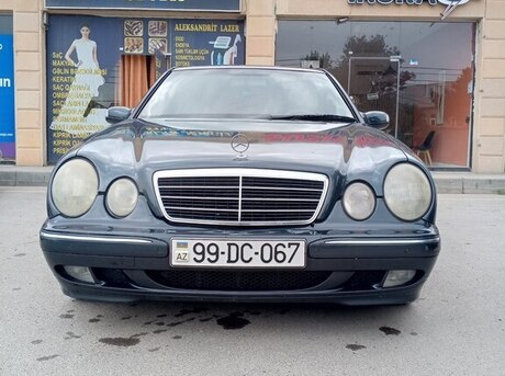 Mercedes E 220