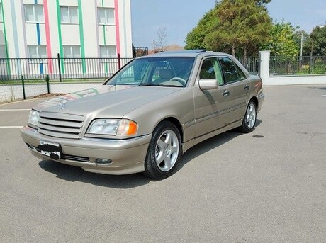 Mercedes C 230