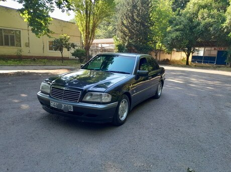 Mercedes C 180
