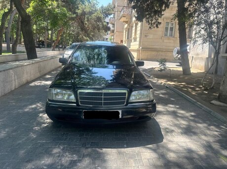 Mercedes C 200