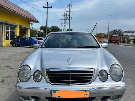 Mercedes E 240