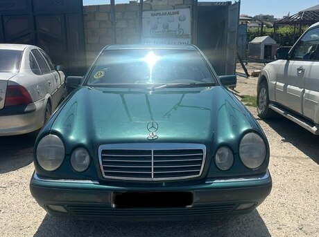 Mercedes E 220