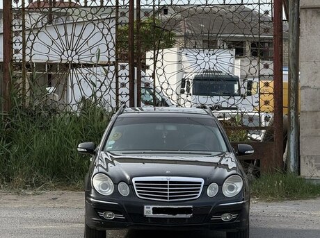 Mercedes E 220