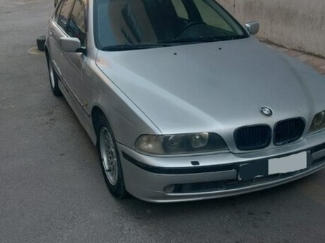 BMW 528