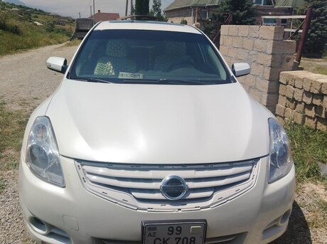 Nissan Altima