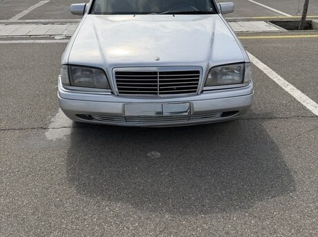 Mercedes C 180