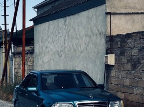 Mercedes C 240