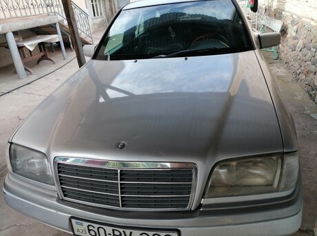 Mercedes C 180